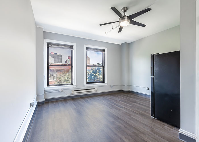 Single east facing unit in Hyde Park apartment building 